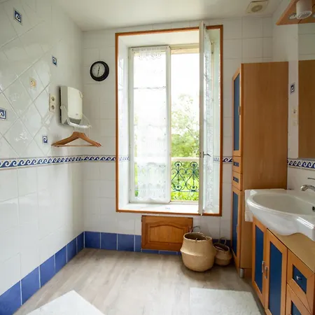 펜션 L'aposee, In Normandy Dog Friendly Curcy-sur-Orne